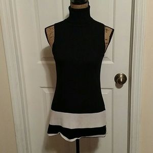 Black and white tunic top